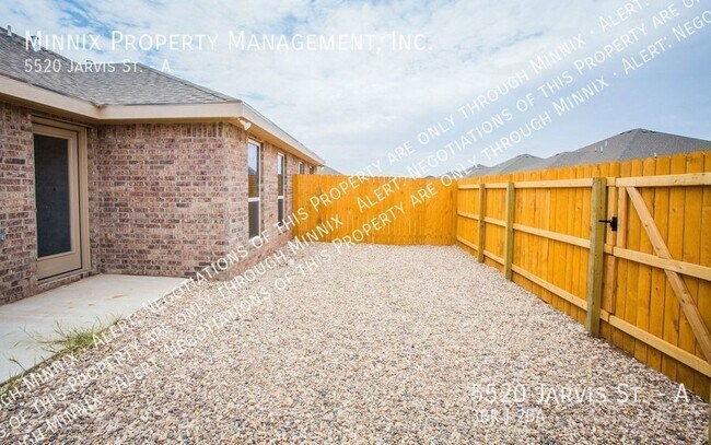 Building Photo - 5520 Jarvis St. #A
