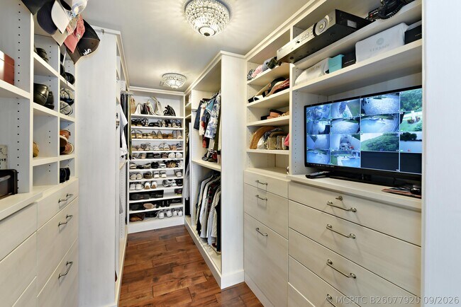 Foto del edificio - 730 Camino Lakes Cir