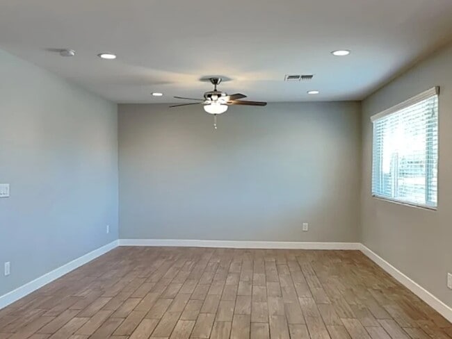 Foto del edificio - 1211 W Elna Rae St