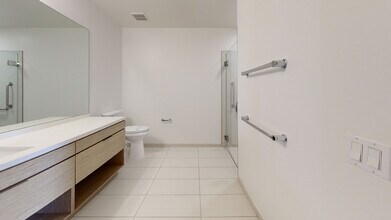 Interior Photo - 3033 Wilshire