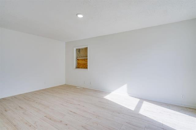 Building Photo - 1620 E Del Mar St
