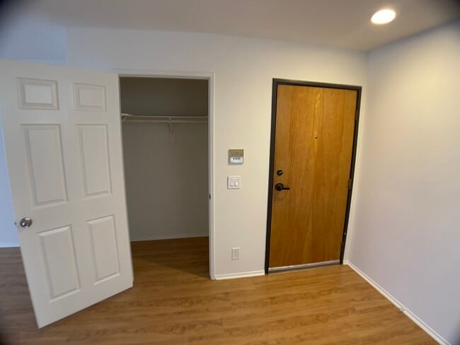 Building Photo - 4434 Fulton Ave