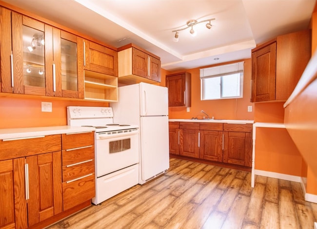 Building Photo - 721 King St