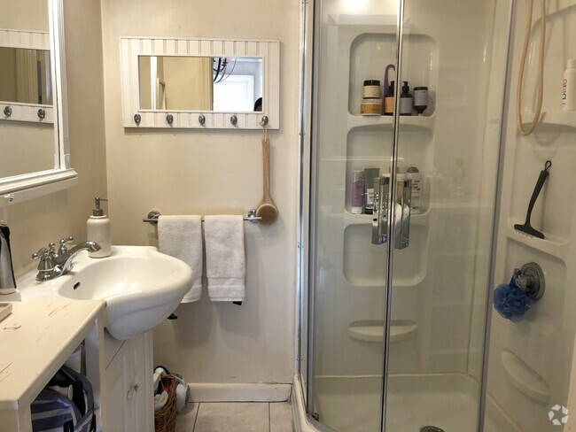 *Pictures are representative samples of the advertised unit. In some cases, the actual units you to - 55 Dwight St