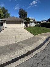 Building Photo - 2835 Tropicana Ct