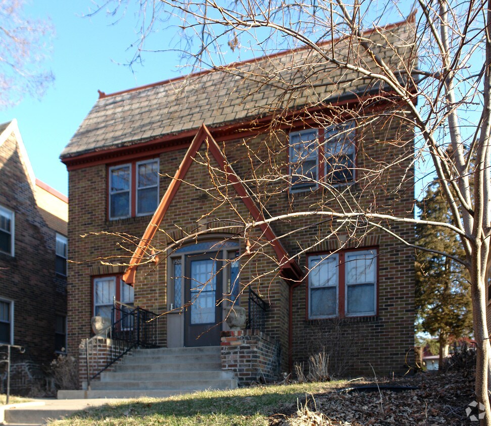 Building Photo - 1503 St Clair Ave