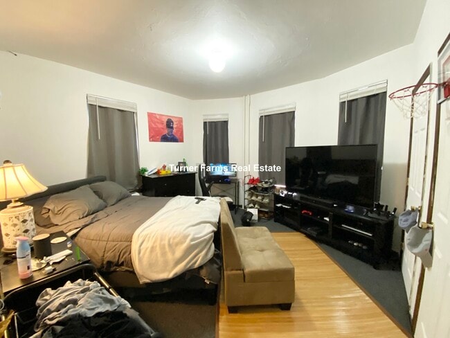 Building Photo - 10 Parker Hill Ave