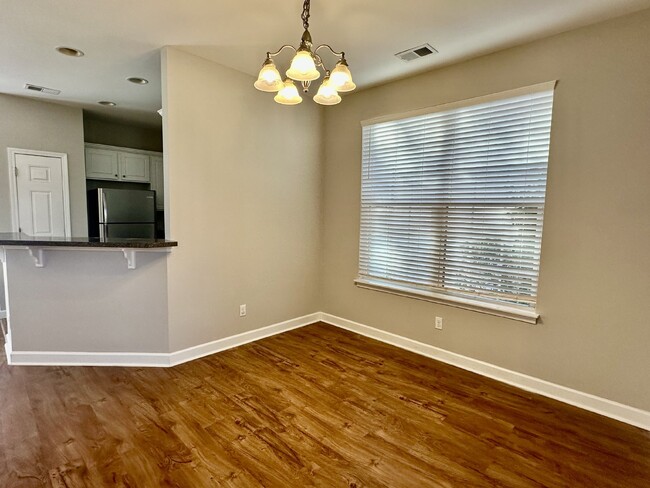 Foto del edificio - Spacious Three Bedroom Townhome in Wellstone!