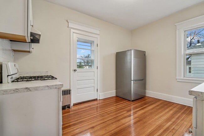 Building Photo - 1154 Anderson Ave