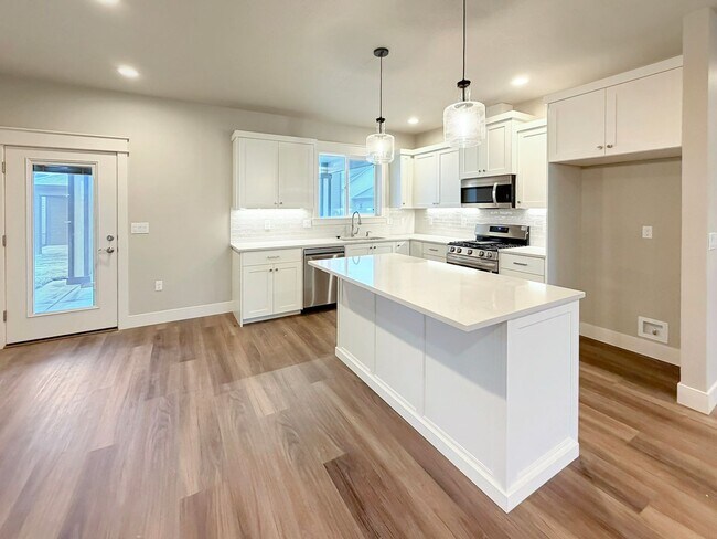 Foto del edificio - Brand New 3BR Home in Nampa – Pet-Friendly, Near Parks & Dining