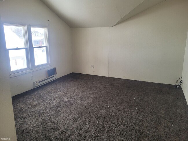 Foto del edificio - 3 br, 1 bath House - 818 East McClure Avenue