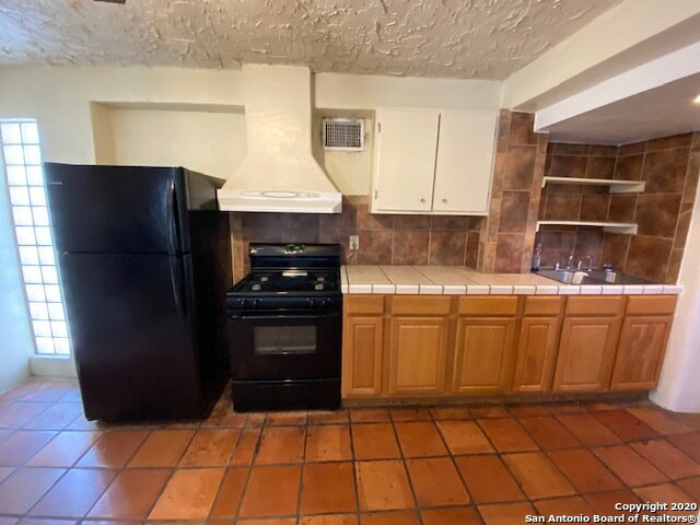 Building Photo - Charming 2-bedroom, 1-bath home available ...