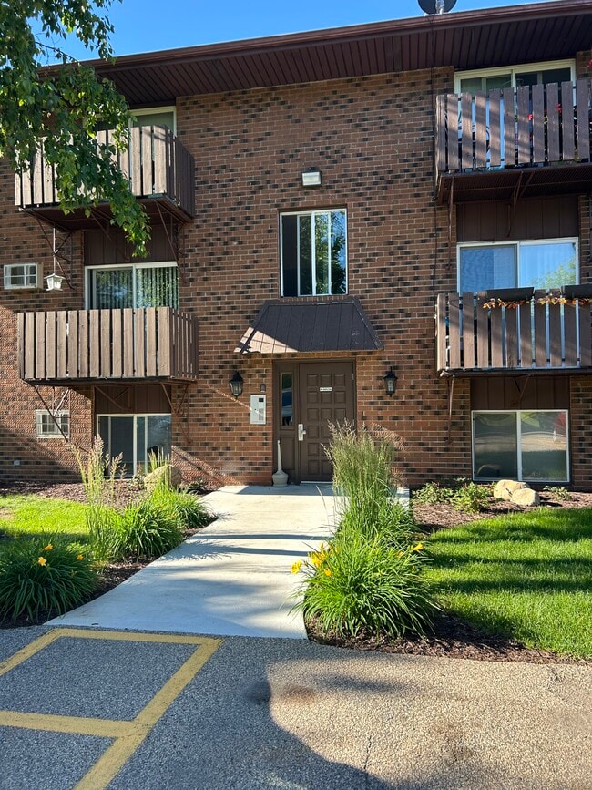 Foto del edificio - 1614 E Harding Dr