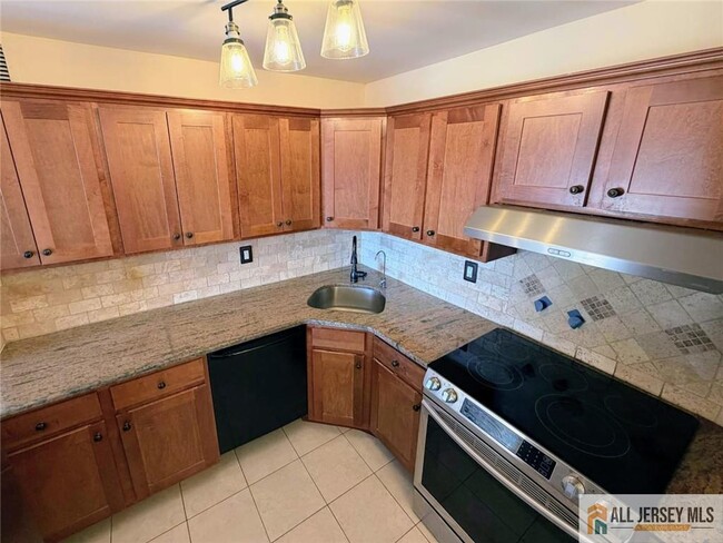 Foto del edificio - 770 Anderson Ave