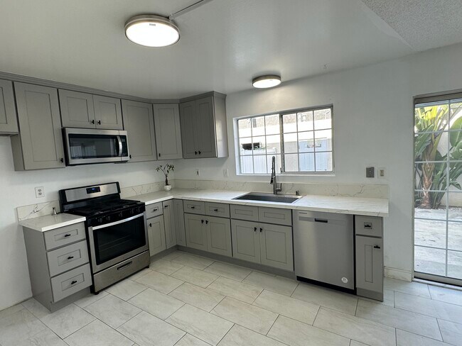 Building Photo - 19221 Hamlin St