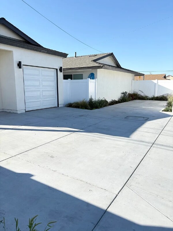Foto del edificio - 13391 N Fairview St