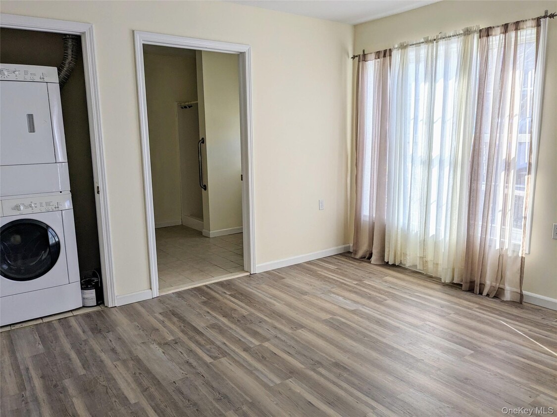 Building Photo - 68 Aveonis Ct