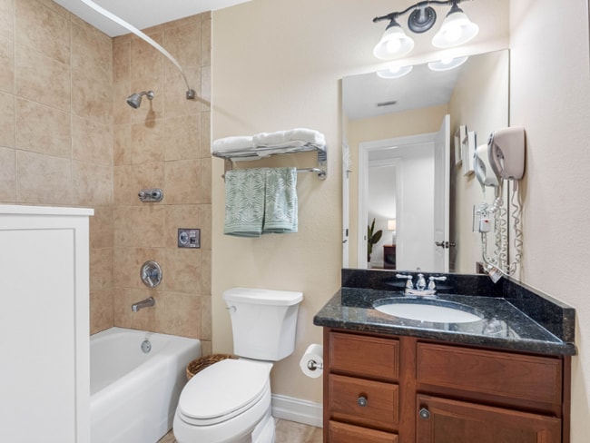 Building Photo - 13941 Clubhouse Dr