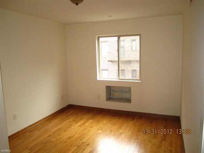 Building Photo - 8440 Lefferts Blvd