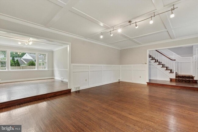 Building Photo - 310 Pine Tree Rd