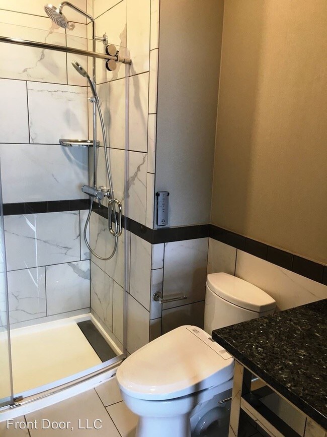 Building Photo - 128 W 2nd St