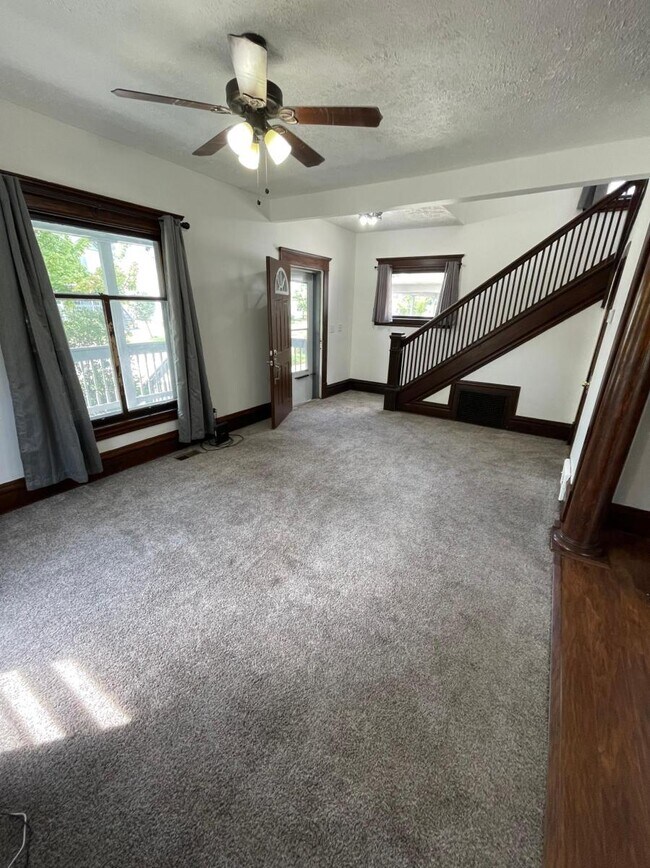 Foto del edificio - 608 W Lapeer St