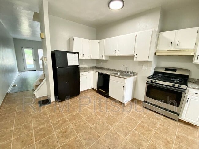 Building Photo - 753 Chautauqua Ct