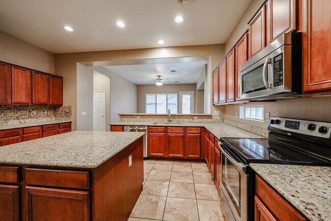 Foto del edificio - COMING SOON !! Spacious 4 Bed, 2.5 Bath 2 Story Home in Shadow Ridge Community/ Chandler