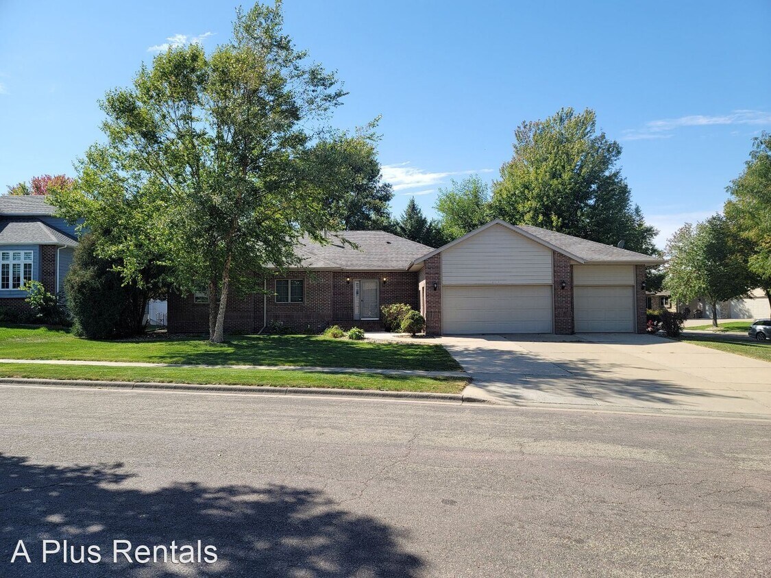 Foto principal - 4 br, 3 bath House - 7301 S Russet Drive