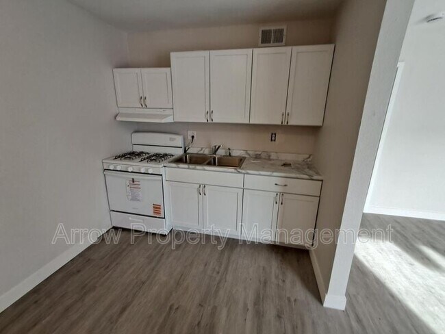 Foto del edificio - 1416 Oakland Rd NE