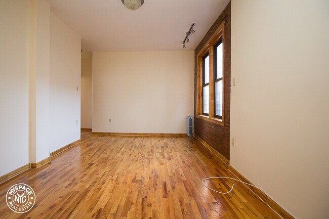 Foto del edificio - 281 Crown St