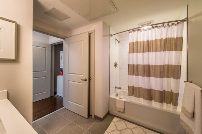 Building Photo - 20 Marion St