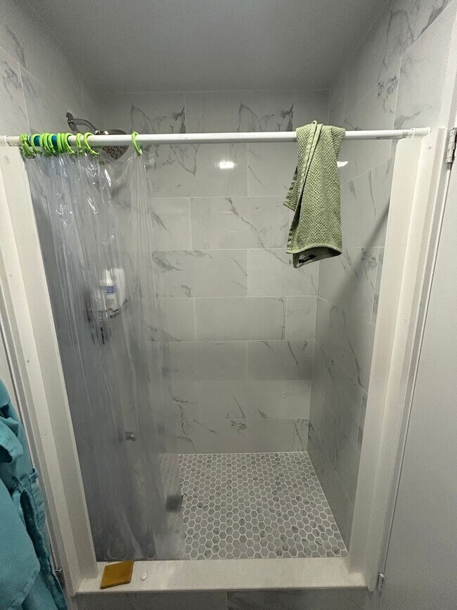 Foto del edificio - Fort Hill 3 Bed – 2 Bath – In-Unit Laundry – Renovated – No Fee