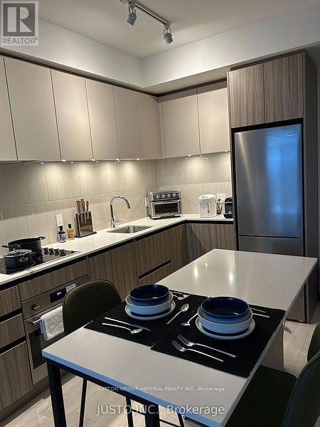 Building Photo - 7950 Bathurst St