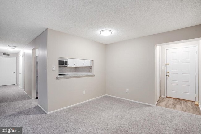 Building Photo - 4420B Aberdeen Dr