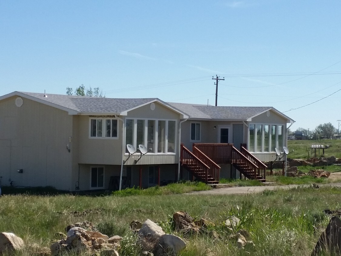 Large living room and nice kitchen - 8300 Tubbs Rd