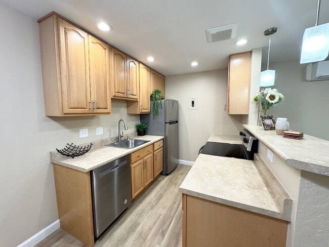 Building Photo - The Court Apartments