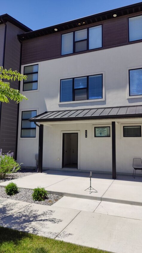 Primary Photo - 2 Bedroom Townhome for Rent in AF!