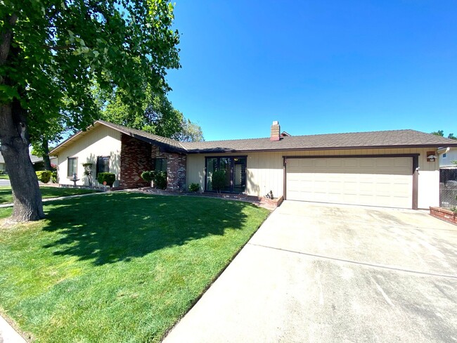 Building Photo - Remodeled 3 Bedroom 2 Bath Stonewood Estat...
