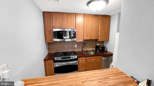 Building Photo - 5711 Indian Dr