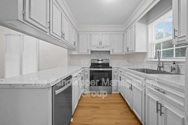 Building Photo - 827 O'Sullivan Dr
