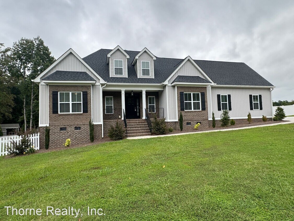 Primary Photo - 4 br, 3.5 bath House - 6223 Venice Court