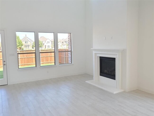 Foto del edificio - 12758 Royal Oaks Ln