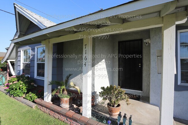 Foto del edificio - 7164 Santa Teresa Cir