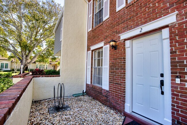 Foto del edificio - Seasonal Short-Term Townhouse on Venice Island close to Venice Beach!