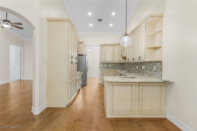 Building Photo - 1325 Mariposa Cir