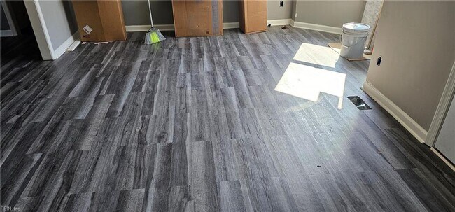 Foto del edificio - 2702 Marshall Ave