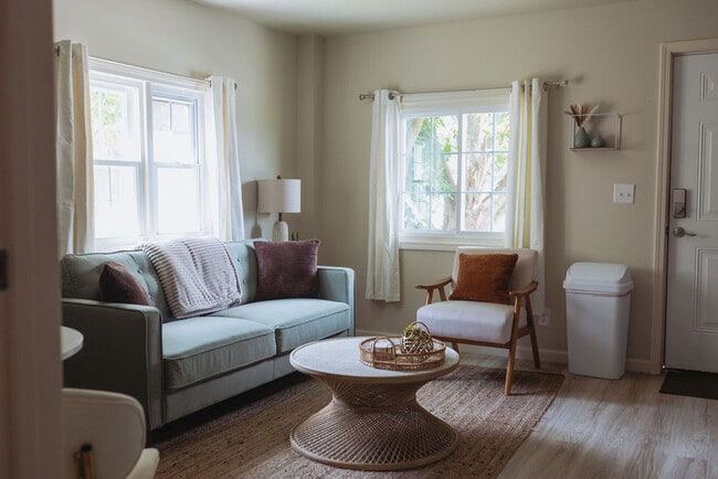 Building Photo - 308 Lamont St