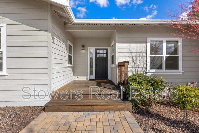 Building Photo - 235 Pleasant View Dr