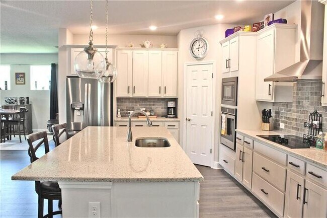 Building Photo - 5507 Gavella Cove